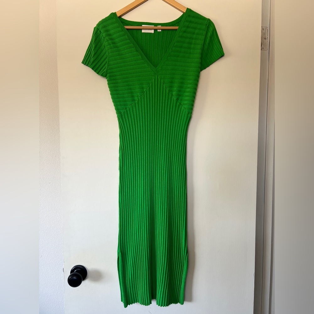 Cyrus Green Ribbed Sheath Midi Dress V-Neck Wedding Guest